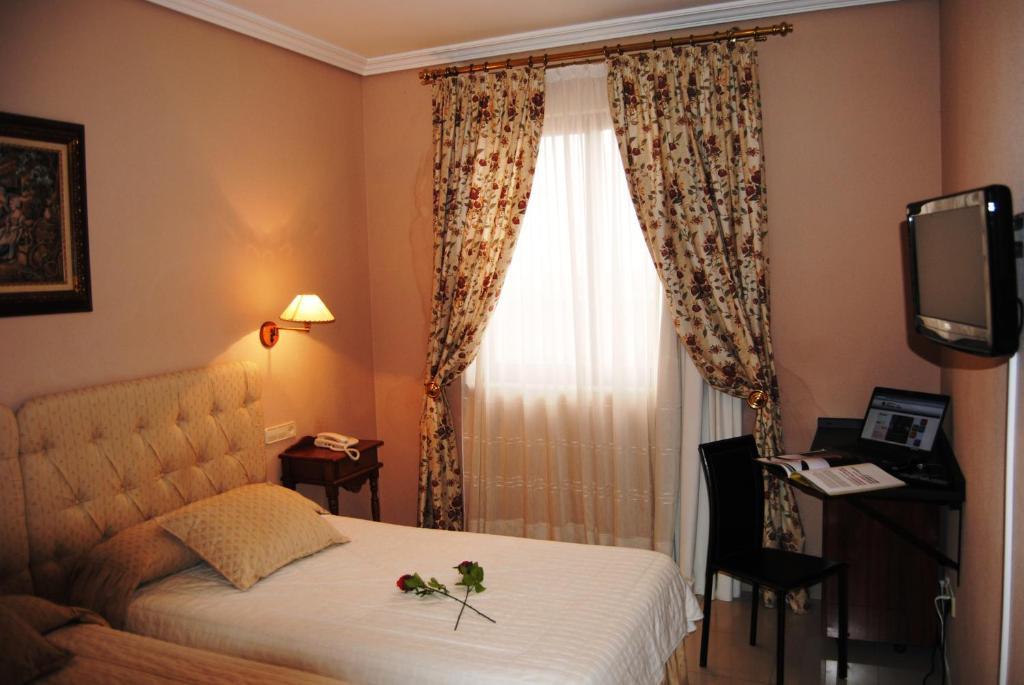 Cristina-Enea Hotel Valdeganga Room photo